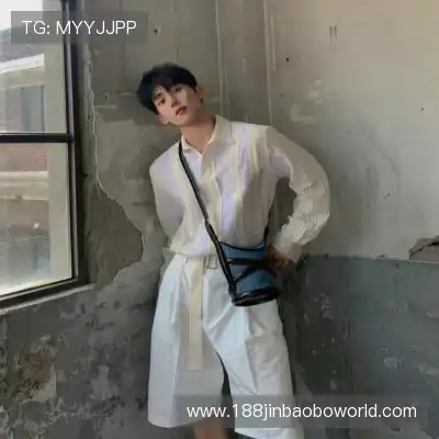 侯跃雯